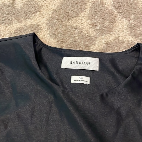 Babaton Satinette Crew Cropped T-Shirt Black - Picture 7 of 8